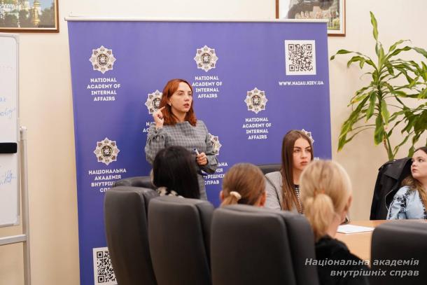 «Лінгвістика права: від наукової ідеї до академічної доброчесності» — воркшоп у межах Хабу молодих вчених НАВС