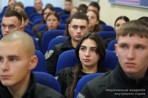У Національній академії внутрішніх справ відбулася пізнавальна лекція «Методи та засоби OSINT у кримінальному аналізі», організована Центром кримінальної аналітики