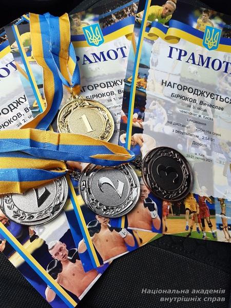 Представник НАВС переміг у відкритому чемпіонаті м. Києва  з плавання