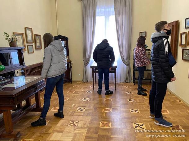 Візит здобувачів вищої освіти ННІ № 2 до музею