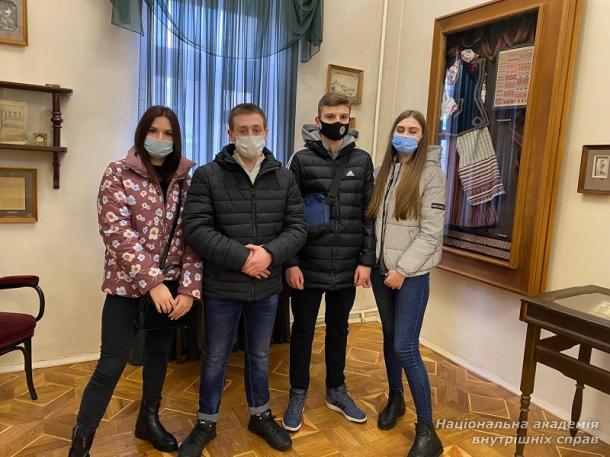 Візит здобувачів вищої освіти ННІ № 2 до музею