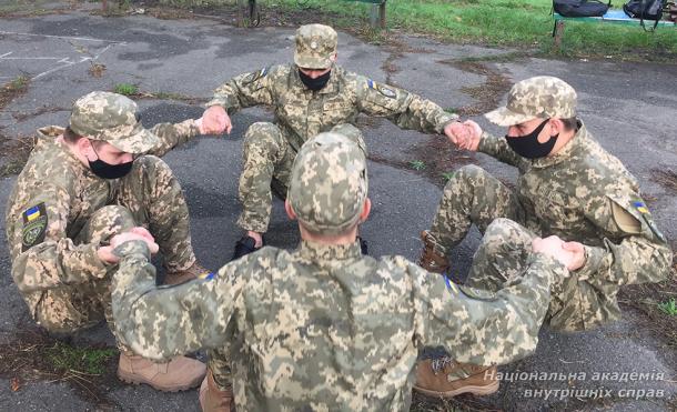 Заняття з тимбілдінгу на кафедрі військової підготовки НАВС