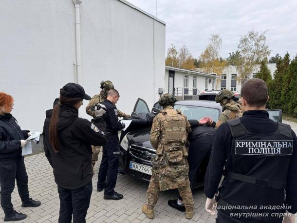 Симуляційна вправа з оперативної закупки вогнепальної зброї