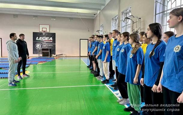 Започатковано курс з основ самозахисту в юридичному ліцеї імені Ярослава Кондратьєва НАВС