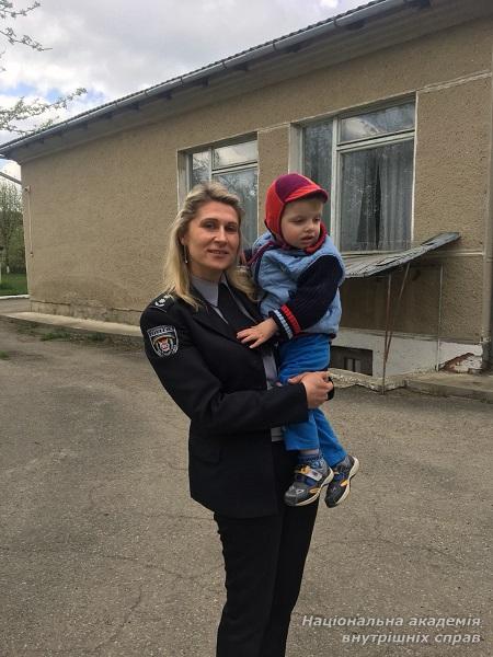 Не з жалем, а з любов’ю: курсанти відвідали будинок дитини