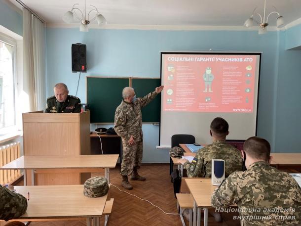 Бінарне заняття з військової підготовки з представником Головного управління Національної гвардії України