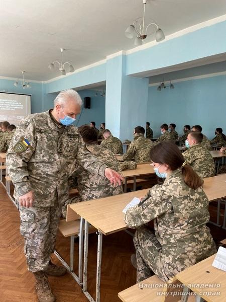 Бінарне заняття з військової підготовки з представником Головного управління Національної гвардії України