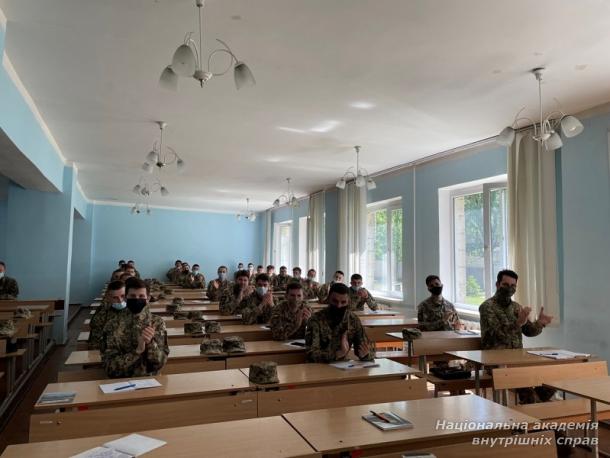 Бінарне заняття з військової підготовки з представником Головного управління Національної гвардії України