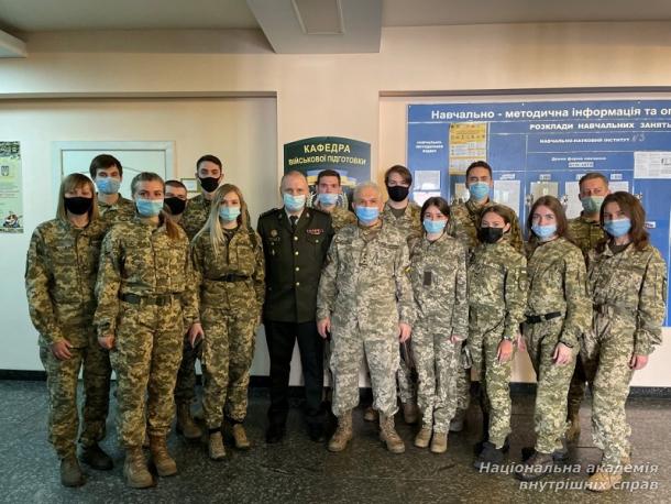 Бінарне заняття з військової підготовки з представником Головного управління Національної гвардії України