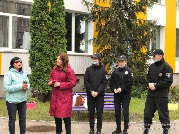 Курсанти ННІ № 3 НАВС провели заняття з безпеки дорожнього руху для дошкільнят