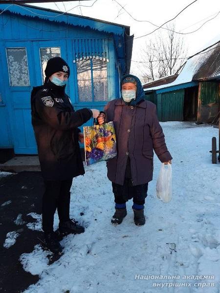 Реальні справи волонтерів ННІ № 3 НАВС у регіонах 