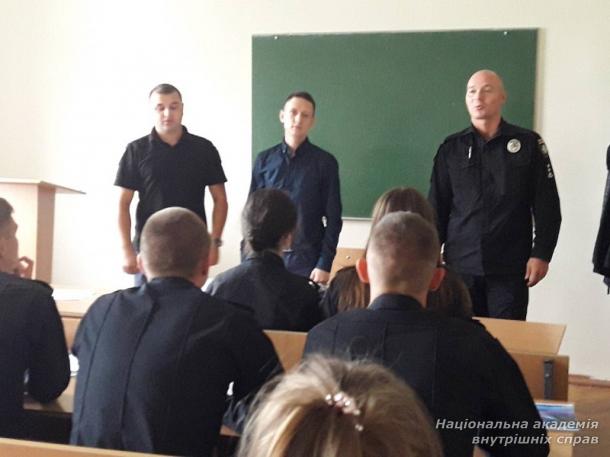 Поліцейські з практичних органів долучаються до проведення занять з кримінального права