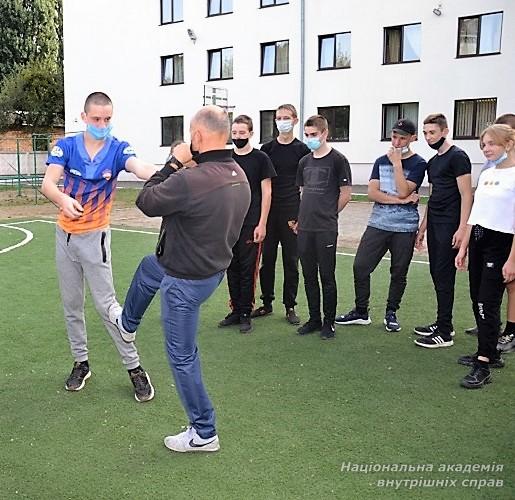 Уроки самозахисту для ліцеїстів