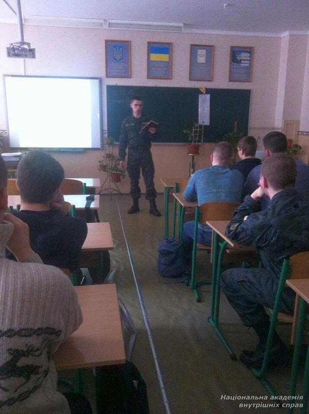 Юридична клініка «De Jure» тримає зв'язок із учнівською молоддю