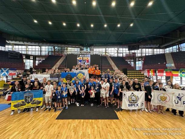 Старший викладач НАВС Сергій Козенко — головний тренер переможної збірної України на чемпіонаті Європи з бойових мистецтв