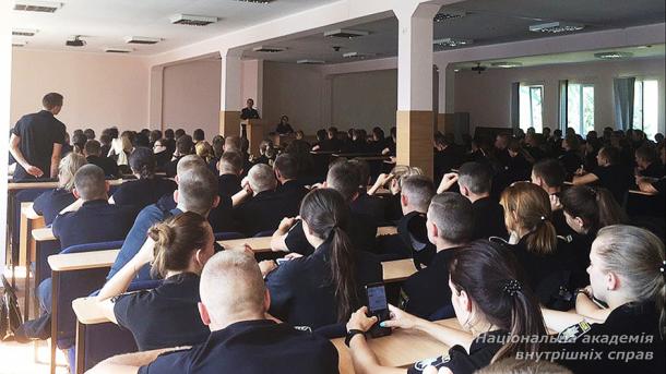 Комунікативна дискусія з курсантами в ННІ № 1