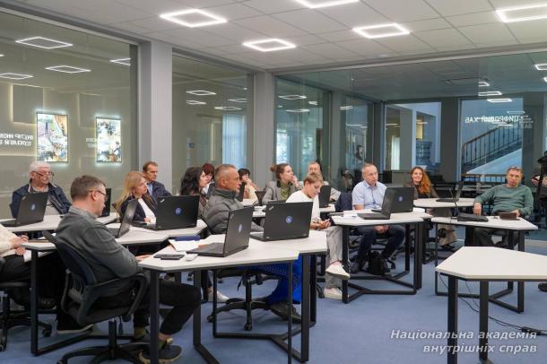 Наукова синергія в дії: у НАВС об’єднали роботу гуртків, товариства та Ради молодих вчених