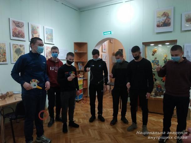 Курсанти ННІ № 3 НАВС відвідали Державний музей іграшки 