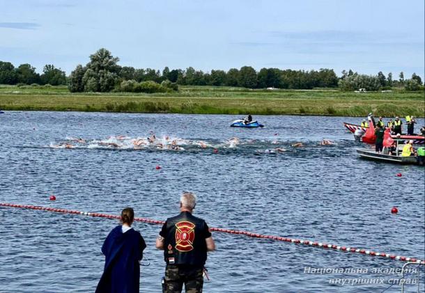 Представниця Національної академії внутрішніх справ - чемпіонка світу в змаганнях на відкритій воді