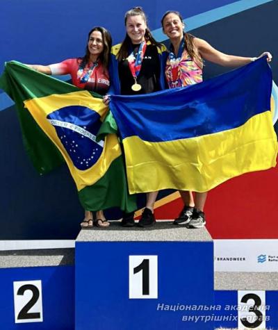Представниця Національної академії внутрішніх справ - чемпіонка світу в змаганнях на відкритій воді