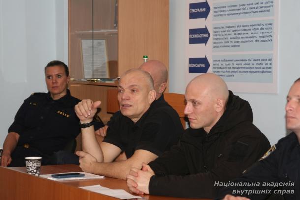 Заняття з питань забезпечення публічної безпеки й порядку за участю фахівців КМЄС в Україні