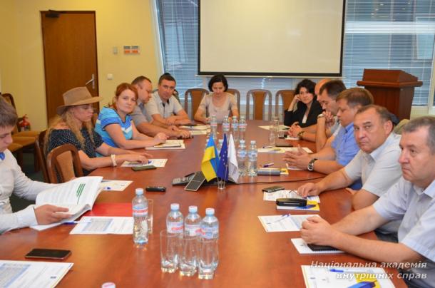 «Перевищення повноважень працівниками поліції та незаконне затримання»