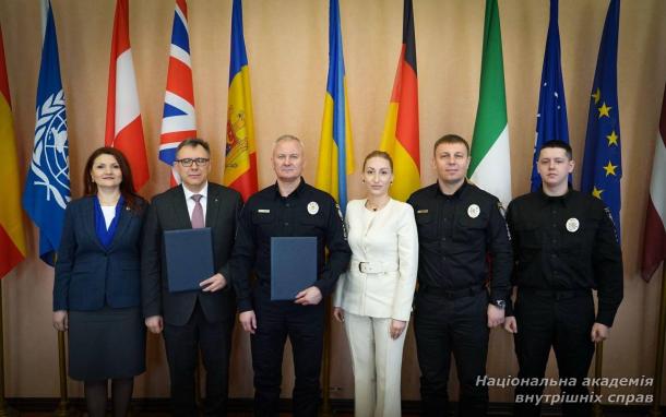  Міжнародне партнерство в умовах війни: НАВС та Академія «Штефан Чел Маре» підписали Меморандум про співробітництво